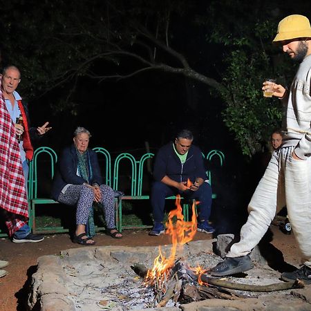 Rhino Tourist Camp Hotel Ololaimutiek Bagian luar foto