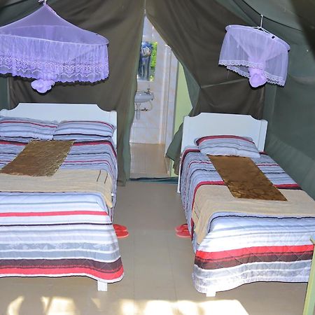 Rhino Tourist Camp Hotel Ololaimutiek Bagian luar foto
