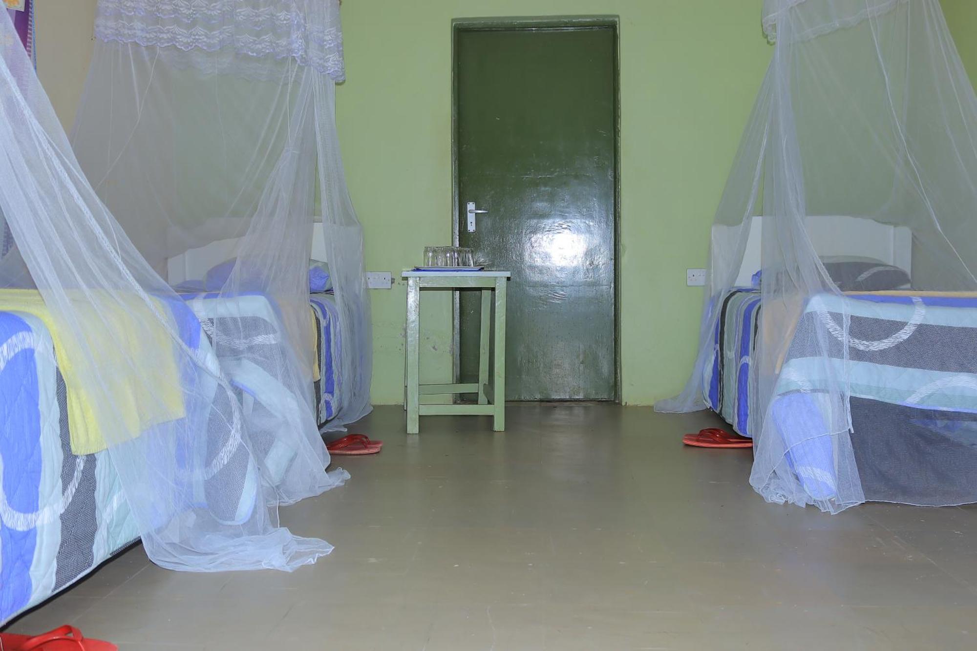Rhino Tourist Camp Hotel Ololaimutiek Bagian luar foto