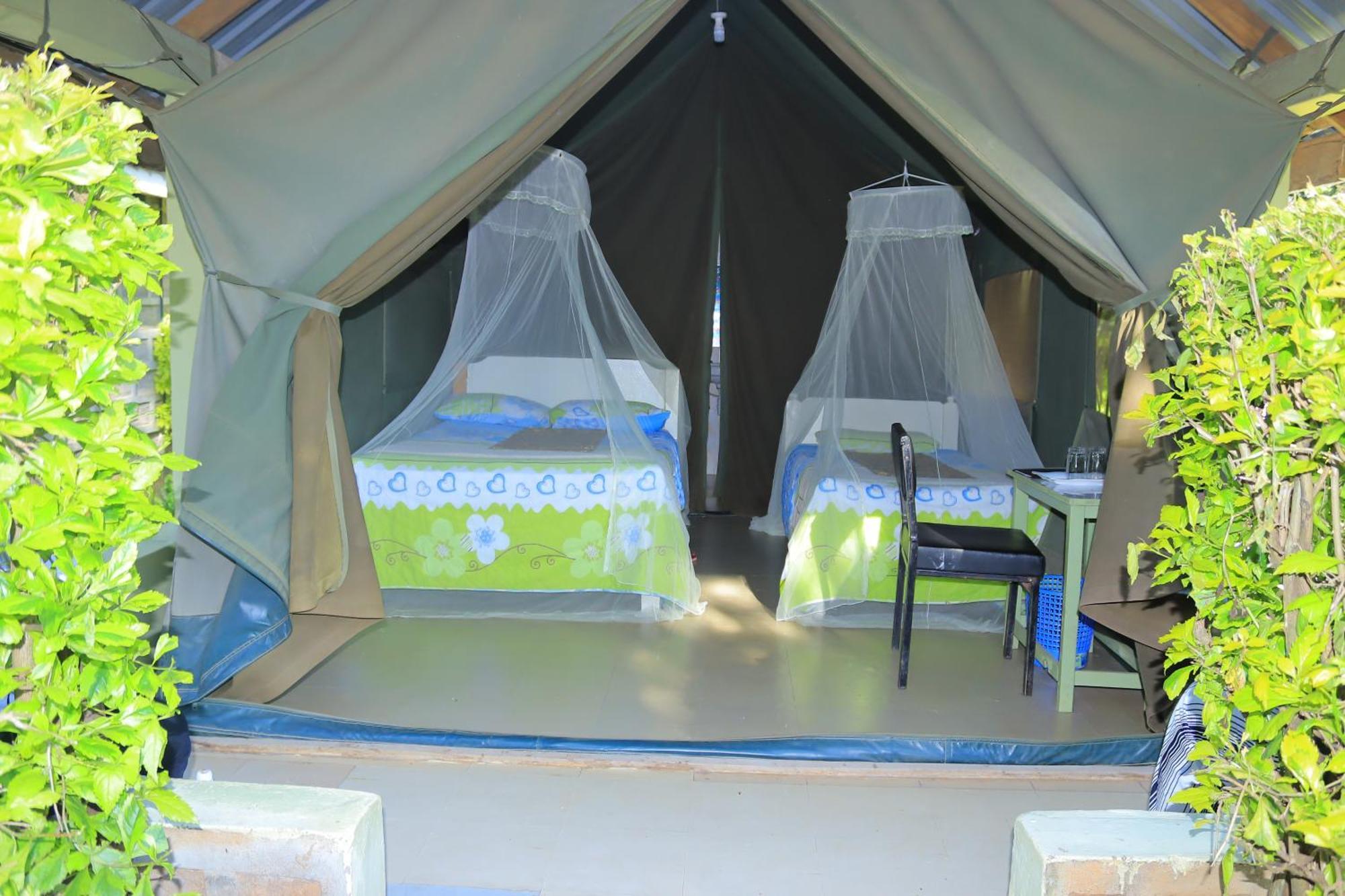 Rhino Tourist Camp Hotel Ololaimutiek Bagian luar foto