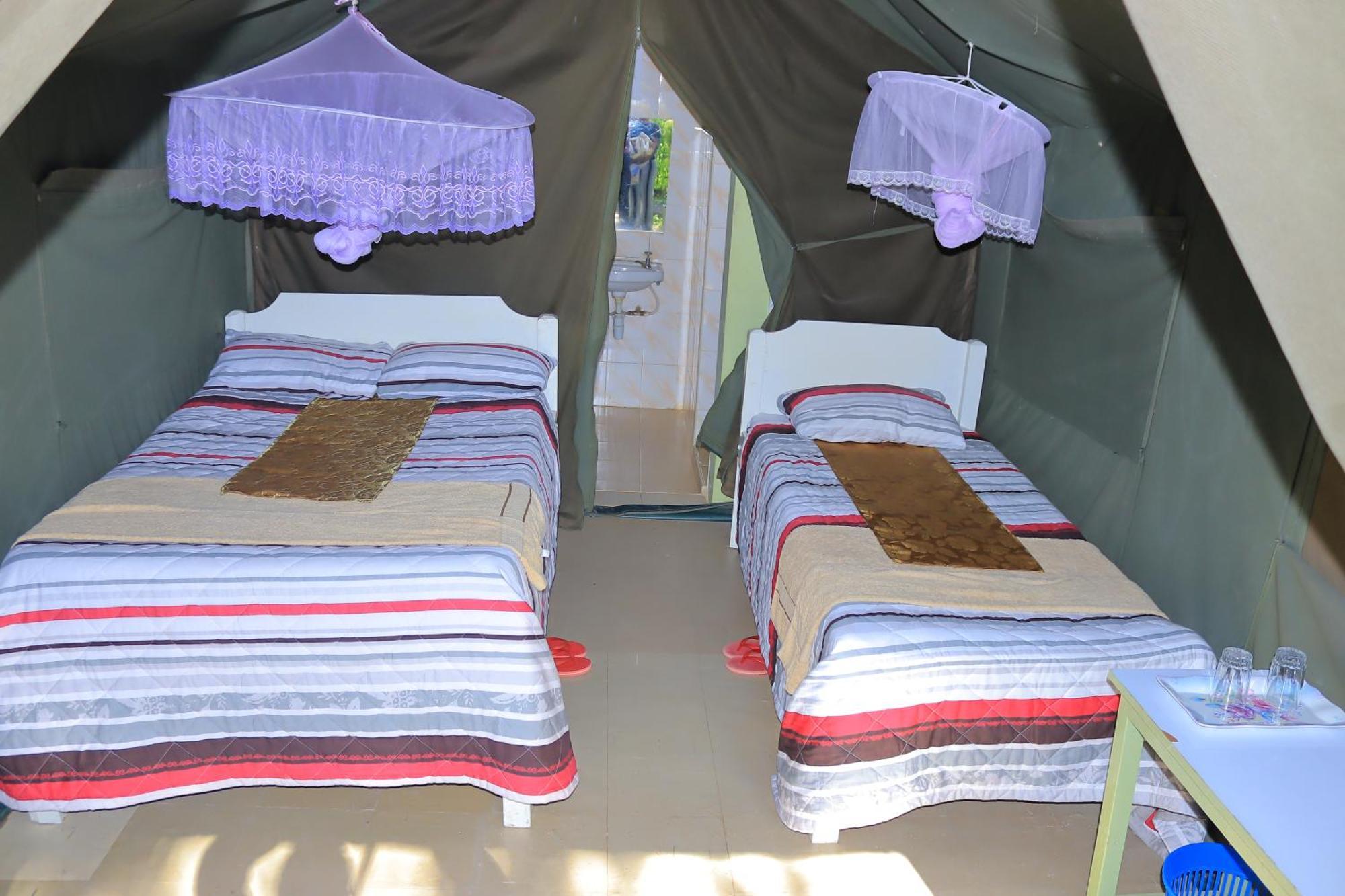 Rhino Tourist Camp Hotel Ololaimutiek Bagian luar foto