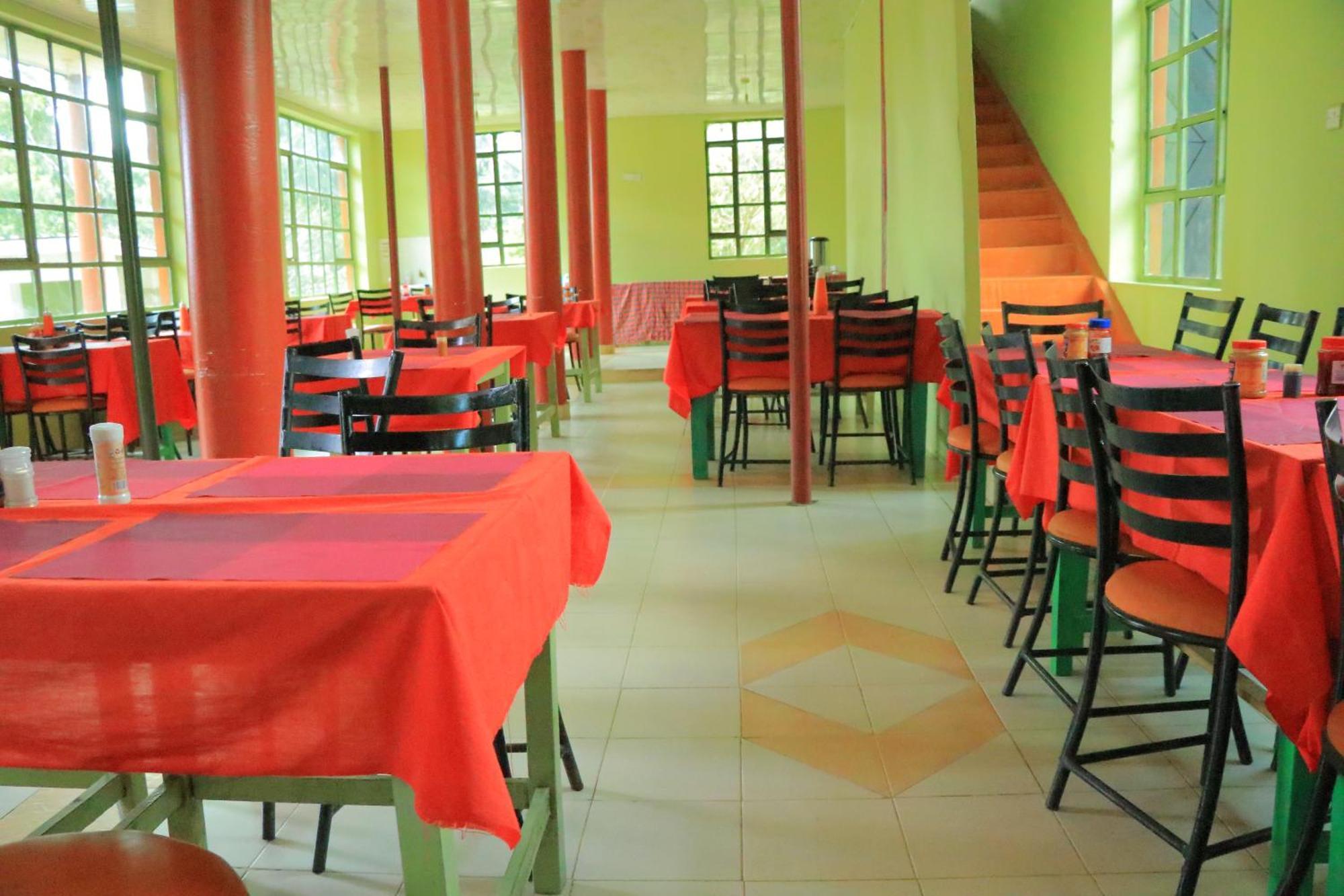 Rhino Tourist Camp Hotel Ololaimutiek Bagian luar foto