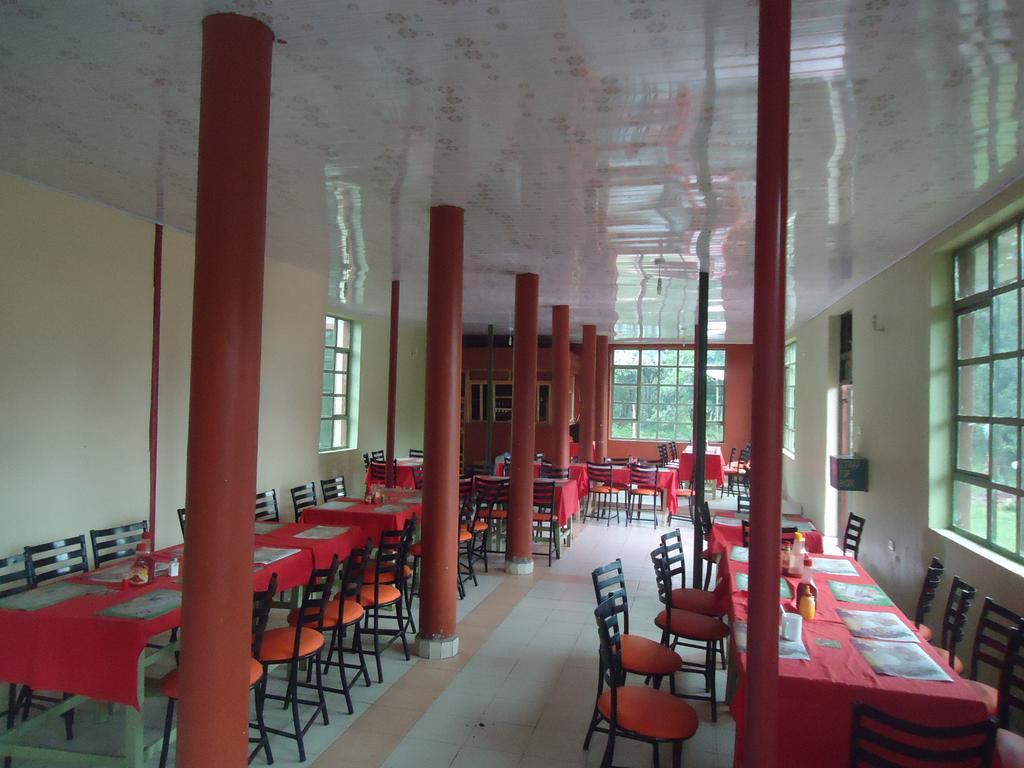 Rhino Tourist Camp Hotel Ololaimutiek Bagian luar foto