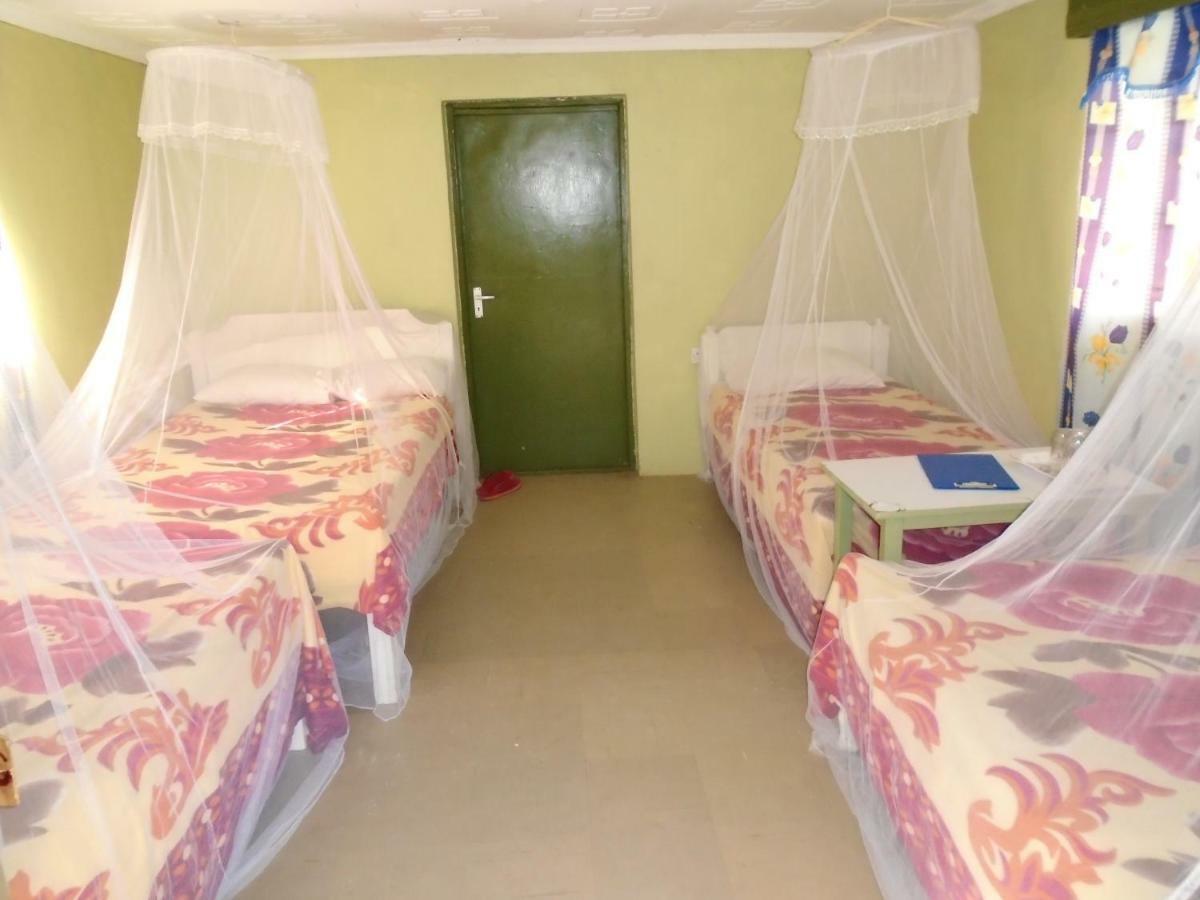 Rhino Tourist Camp Hotel Ololaimutiek Bagian luar foto