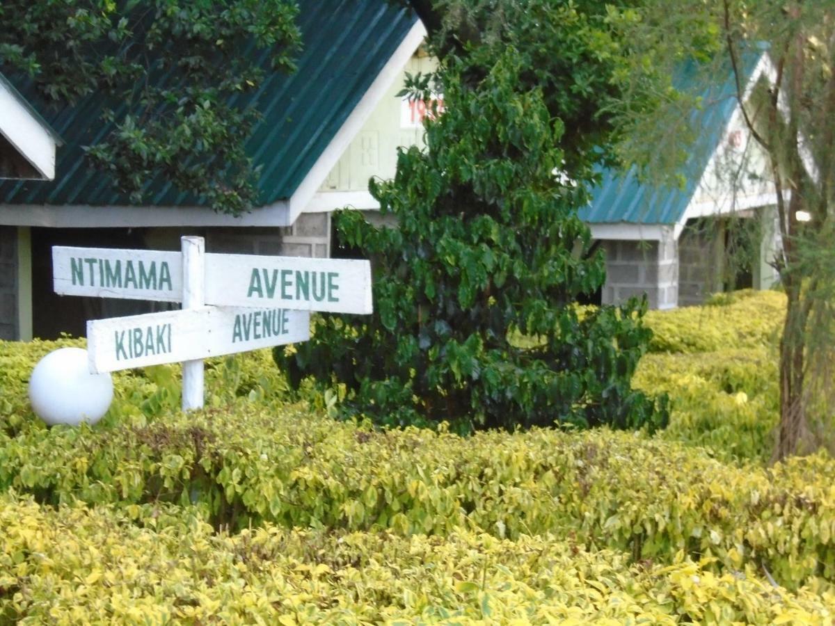 Rhino Tourist Camp Hotel Ololaimutiek Bagian luar foto