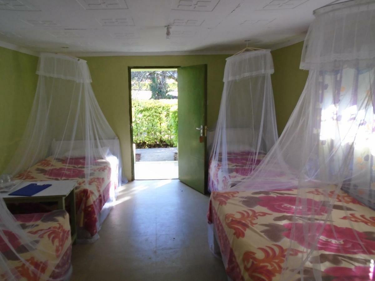Rhino Tourist Camp Hotel Ololaimutiek Bagian luar foto